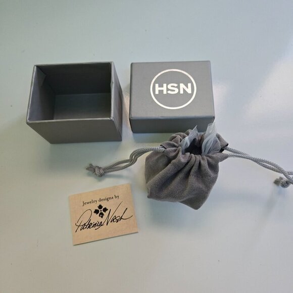 Patricia Nash NWOT Twotone Compass Ring Goldtone Silvertone Black Enamel Size 10 - Picture 6 of 7